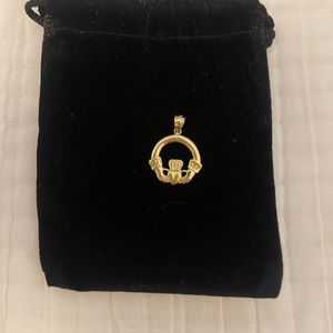 14k claddagh pendant